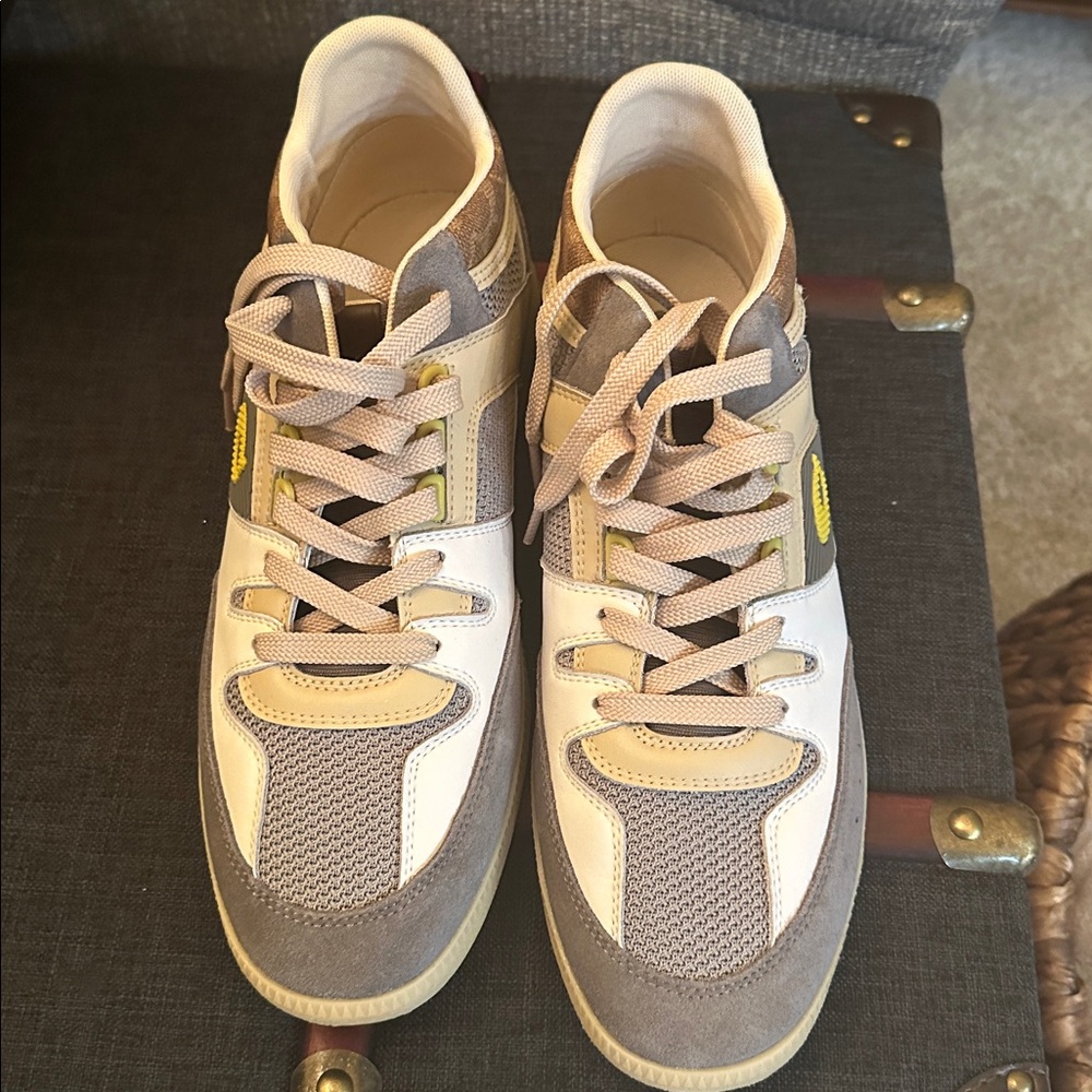 Stylish Gray and White Sneakers